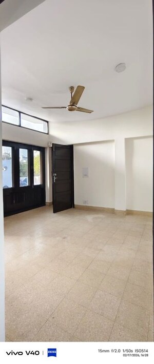 1 BHK Apartment For Rent in Defence Colony