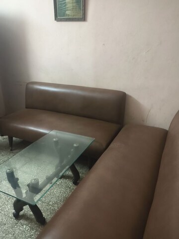 Room in 1 BHK Apartment at Vile Parle East – for Rent