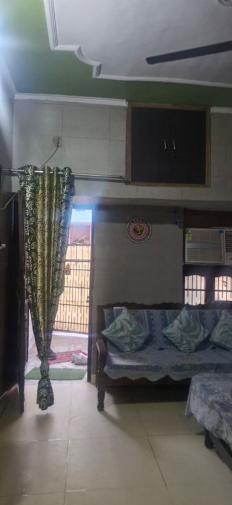 Living Room, sector 3 2 Bedroom 450 Sq.Yd. Builder Floor In Sector 3 Faridabad 10121675