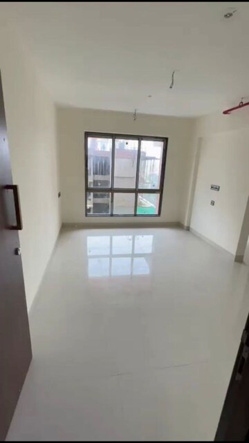 Room in 2 BHK Apartment at Vile Parle West – for Rent