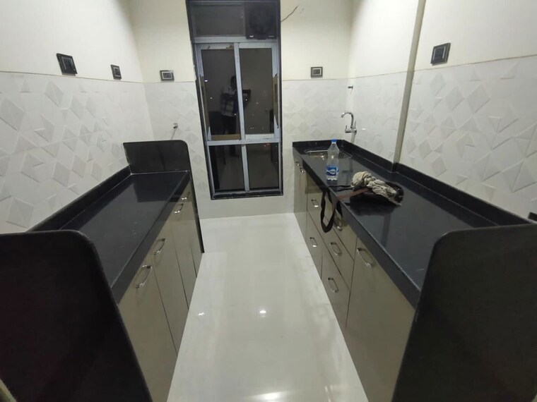Kitchen, vile parle west 2 Bedroom 700 Sq.Ft. Apartment In Vile Parle West Mumbai 10121688