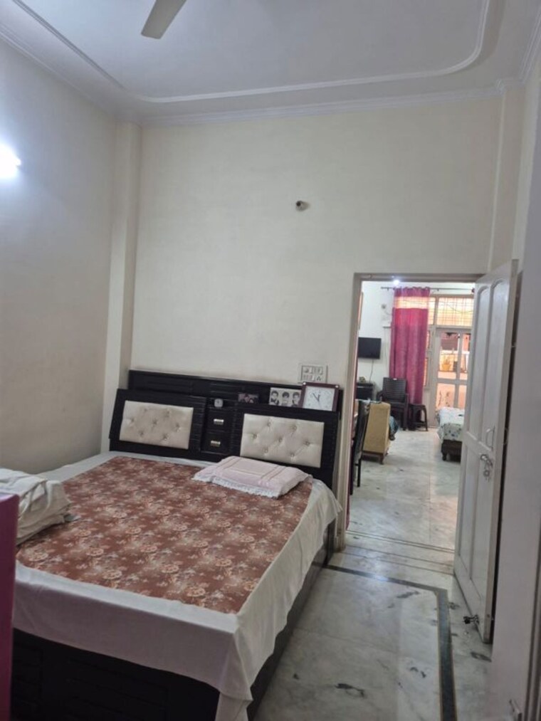 Bedroom, sector 10 3 Bedroom 530 Sq.Ft. Builder Floor In Sector 10 Gurgaon 10121686