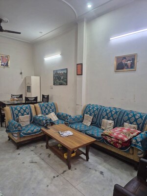 3 BHK Builder Floor For Rent in Sector 10
