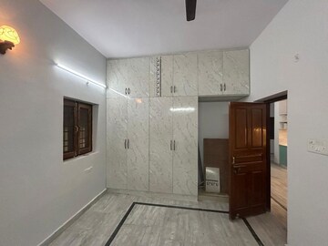 Kitchen in 3 BHK Builder Floor at Gomti Nagar – for Rent