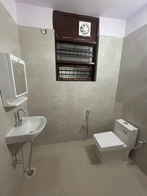 Bathroom in 3 BHK Builder Floor at Gomti Nagar – for Rent