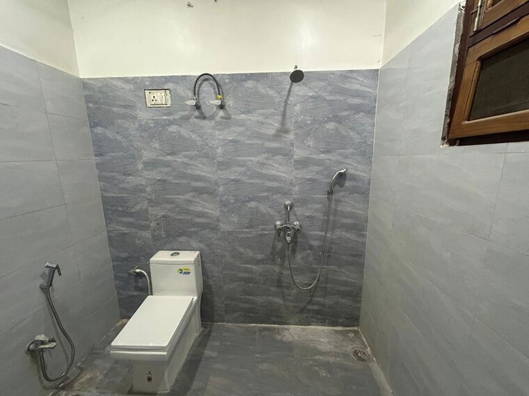 Bathroom, gomti nagar 3 Bedroom 2152 Sq.Ft. Builder Floor In Gomti Nagar Lucknow 10121689
