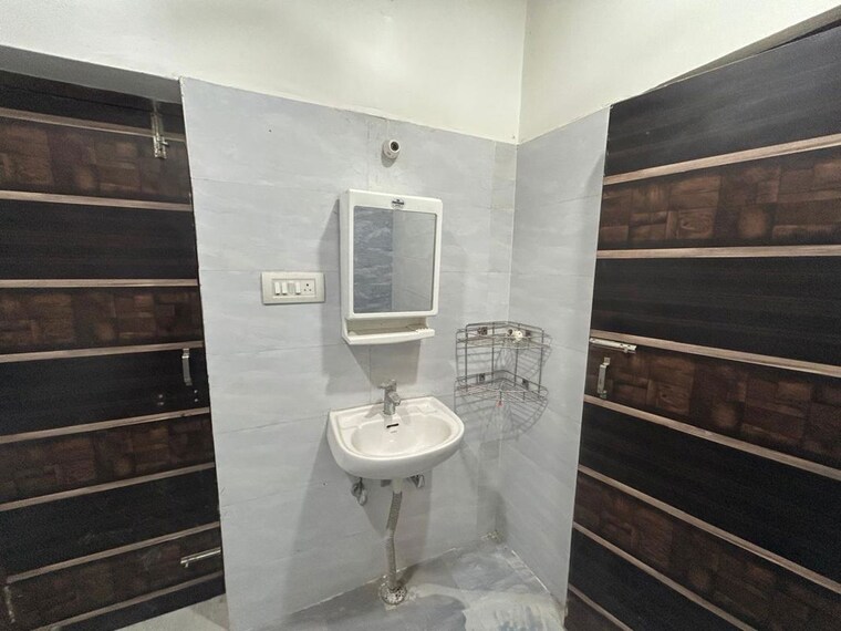 Bathroom, gomti nagar 3 Bedroom 2152 Sq.Ft. Builder Floor In Gomti Nagar Lucknow 10121689