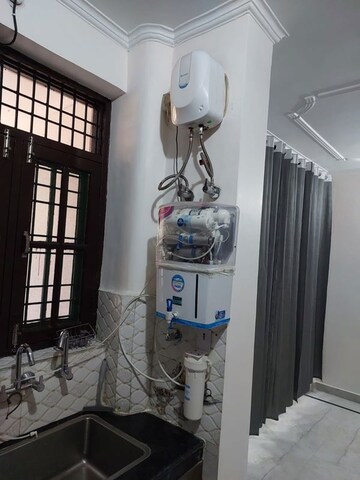 Kitchen in 1 BHK Builder Floor at Gomti Nagar – for Rent