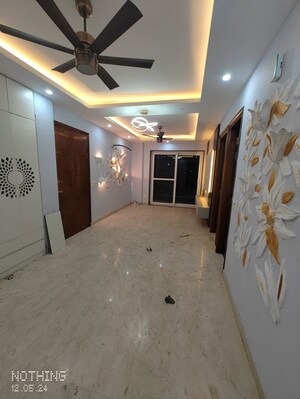 Room in 3 BHK Builder Floor at Sector 15i – for Rent