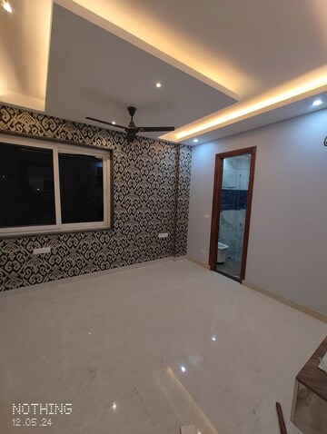 Room in 3 BHK Builder Floor at Sector 15i – for Rent