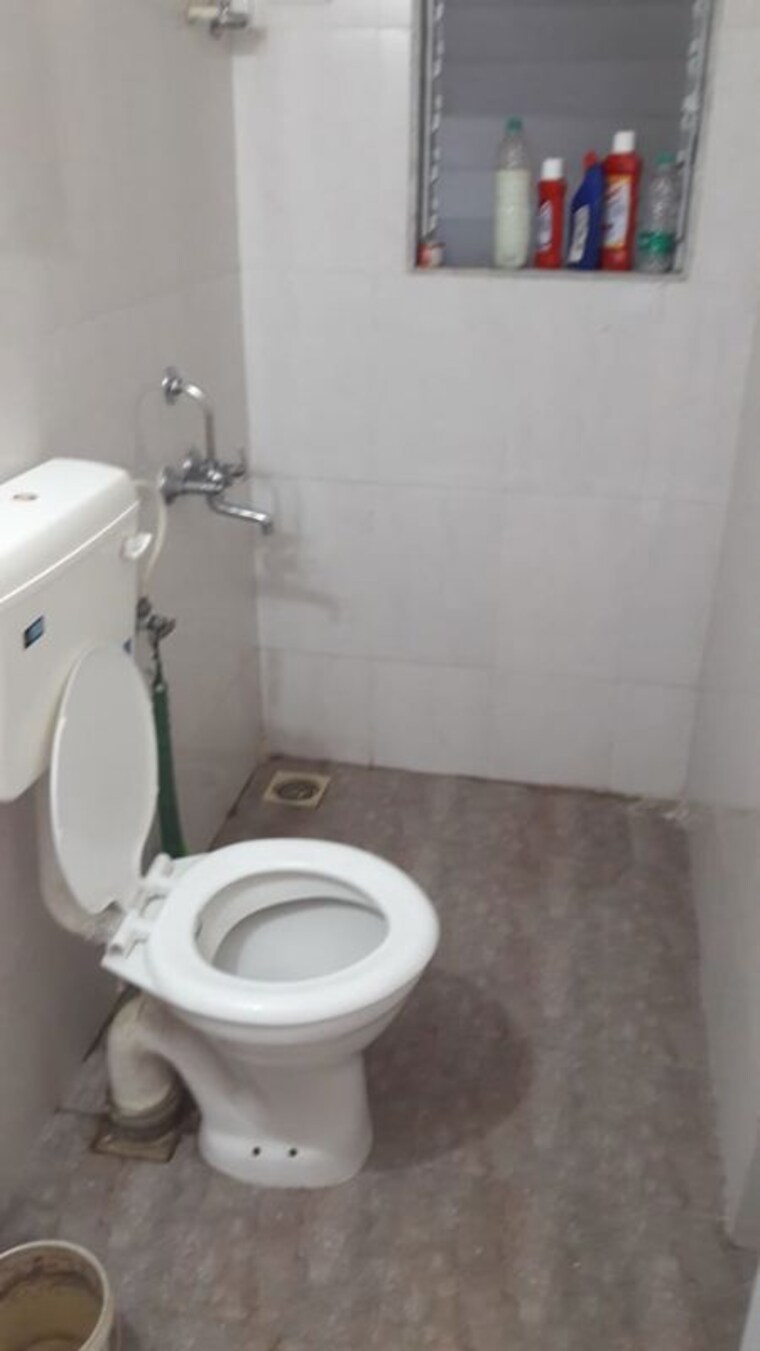Bathroom, vartak nagar 2 Bedroom 850 Sq.Ft. Apartment In Vartak Nagar Thane 10121723