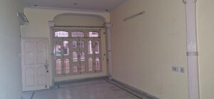 Room in 2.5 BHK Independent House at Sector 8 – for Rent