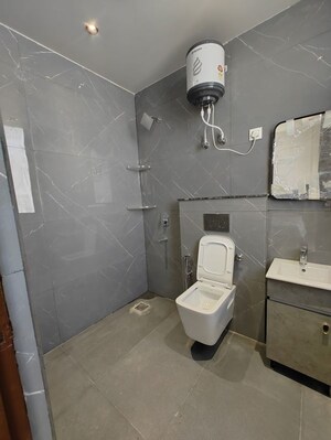 Bathroom in 1 RK Builder Floor at Sector 52 – for Rent