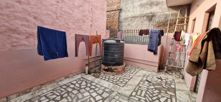 Living Room, sector 3 1 Bedroom 100 Sq.Ft. Independent House In Sector 3 Faridabad 10121752