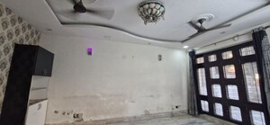 Room in 3.5 BHK Independent House at Sector 7 – for Rent