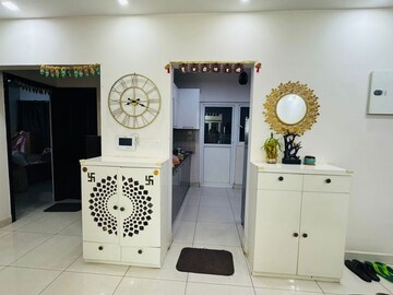 Furnished Amenities in 2 BHK Apartment at Shriram Luxor, Hennur Road – for Rent