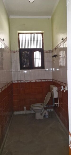 Attached Bathroom in  Office Space in IT/SEZ at Chawla Colony Ballabgarh – for Rent