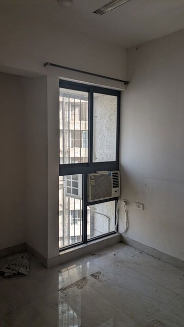 Room in 1 BHK Apartment at Lodha Crown Quality Homes, Majiwada – for Rent