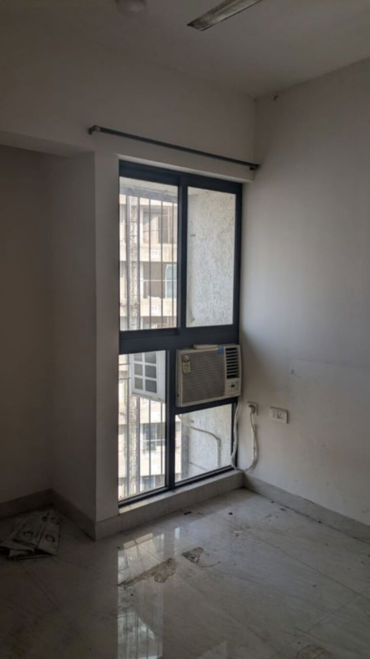 Room, lodha-crown-quality-homes 1 Bedroom 318 Sq.Ft. Apartment In Majiwada Thane 10121769