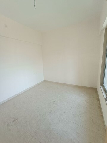 Room in 2 BHK Apartment at Parekh Celeste, Goregaon West – for Rent