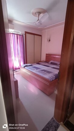 2 BHK Apartment For Rent in Unitech Uniworld Gardens 2