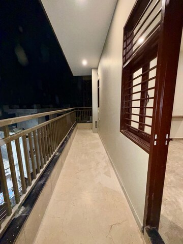 Balcony in 1 BHK Builder Floor at Sector 52 – for Rent