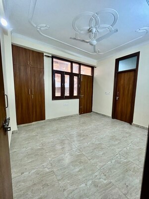 2 BHK Builder Floor For Rent in Chattarpur