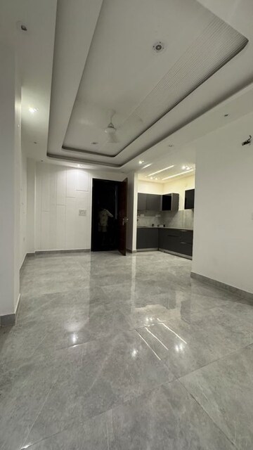 Room in 2 BHK Apartment at Palm Residency Chhatarpur, Chattarpur – for Rent