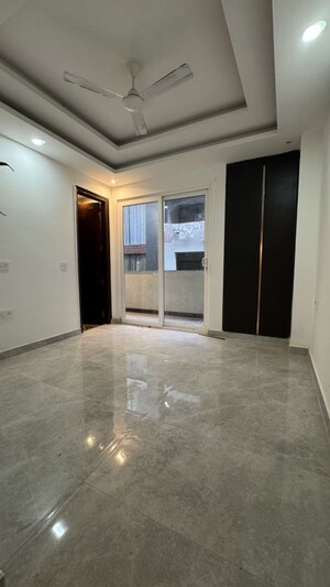 Room in 2 BHK Apartment at Palm Residency Chhatarpur, Chattarpur – for Rent