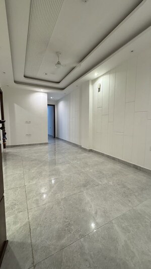 Room in 2 BHK Apartment at Palm Residency Chhatarpur, Chattarpur – for Rent