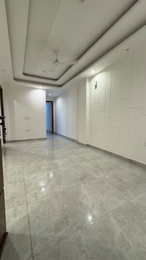 Room in 2 BHK Apartment at Palm Residency Chhatarpur, Chattarpur – for Rent