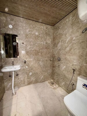 Bathroom in 1 BHK Builder Floor at Sector 52 – for Rent