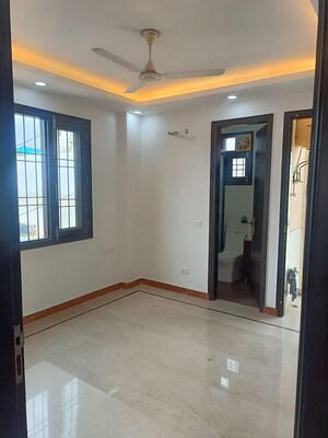 Room in 3 BHK Builder Floor at Chittaranjan Park – for Sale