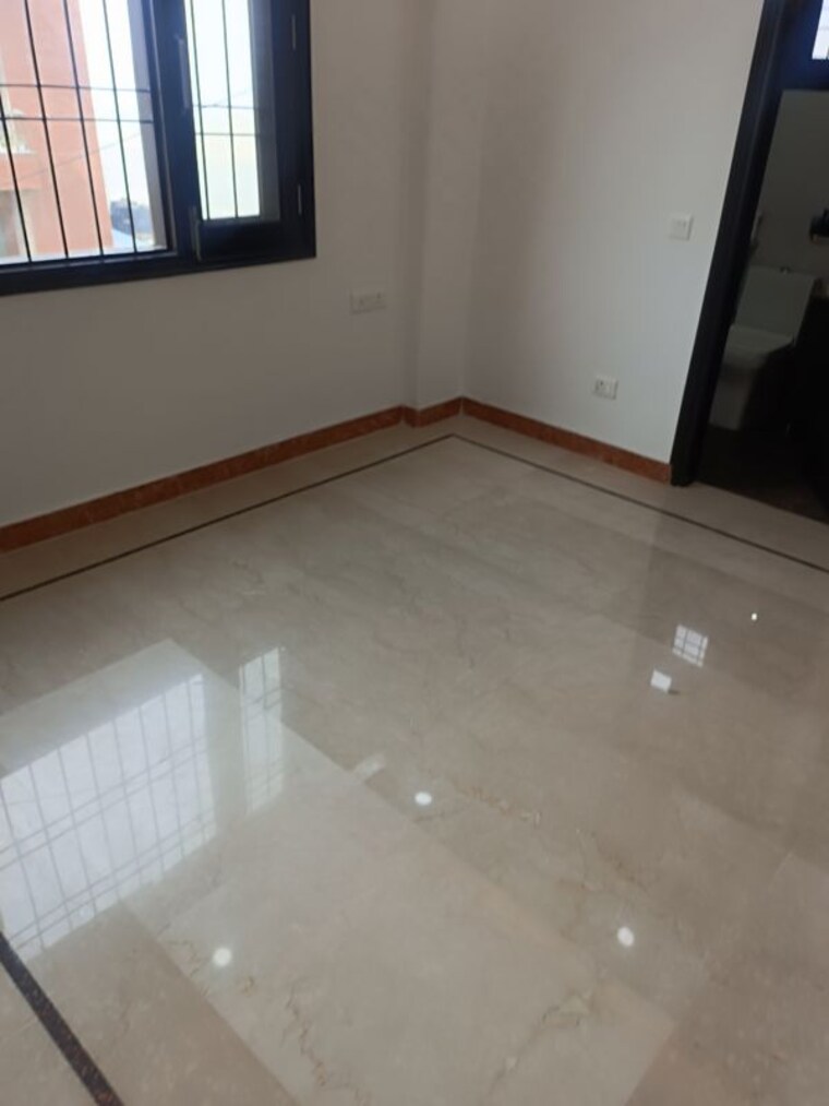 Room, chittaranjan park 3 Bedroom 1400 Sq.Ft. Builder Floor In Chittaranjan Park Delhi 10121819