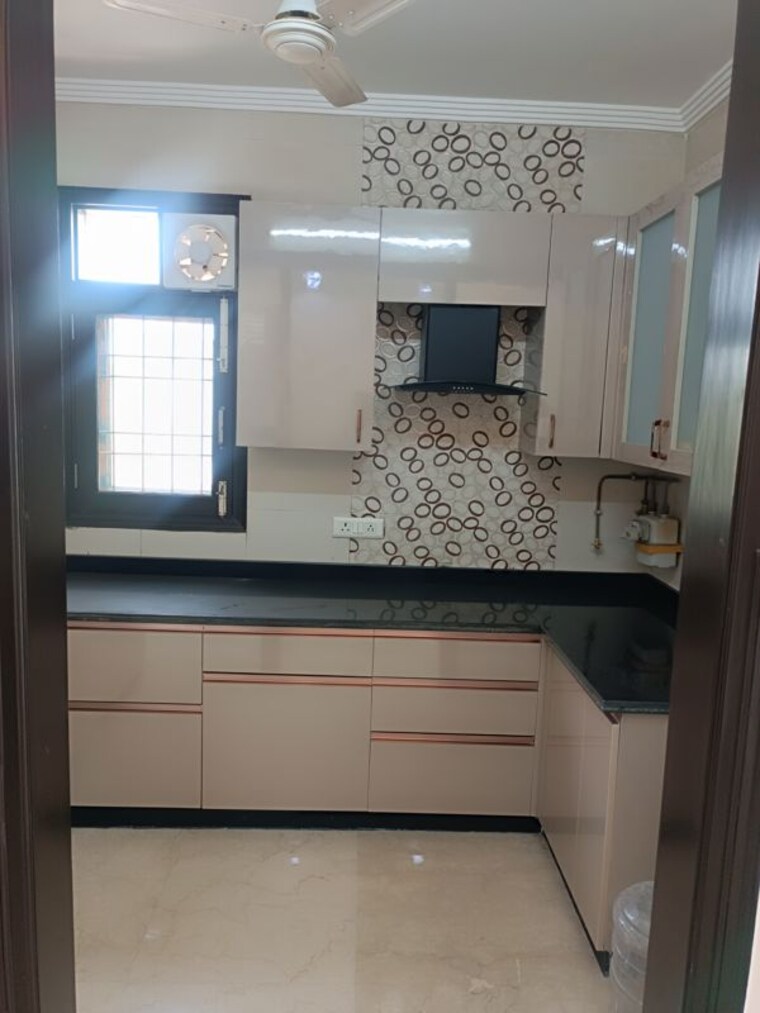 Kitchen, chittaranjan park 3 Bedroom 1400 Sq.Ft. Builder Floor In Chittaranjan Park Delhi 10121819