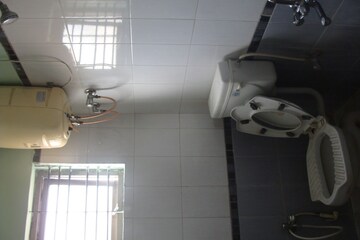 Bathroom in 1 BHK Independent House at Rt Nagar – for Rent