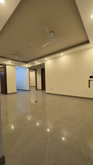 Room in 3 BHK Apartment at Palm Residency Chhatarpur, Chattarpur – for Rent