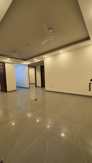 Room in 3 BHK Apartment at Palm Residency Chhatarpur, Chattarpur – for Rent