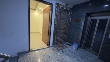 Bathroom in 3 BHK Apartment at Palm Residency Chhatarpur, Chattarpur – for Rent