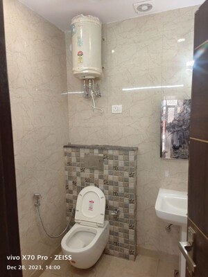 Bathroom in 1 RK Builder Floor at East Of Kailash – for Rent