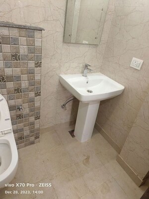 Bathroom in 1 RK Builder Floor at East Of Kailash – for Rent