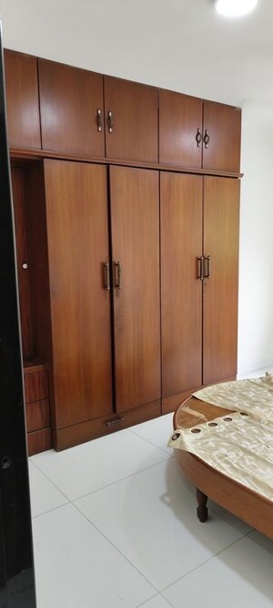 Furnished Amenities in 2 BHK Apartment at Hiranandani Gardens, Powai – for Rent