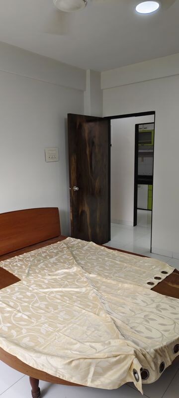 Bedroom in 2 BHK Apartment at Hiranandani Gardens, Powai – for Rent