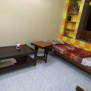 1 BHK Apartment For Rent in Vile Parle West