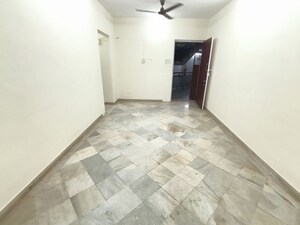 Living Room in 1.5 BHK Apartment at Thane West – for Rent