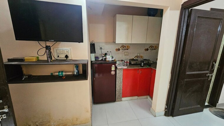 Kitchen, east of kailash 1 Bedroom 500 Sq.Ft. Builder Floor In East Of Kailash Delhi 10121854