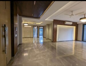 Building Lobby in 4 BHK Builder Floor at South City 1 – for Sale