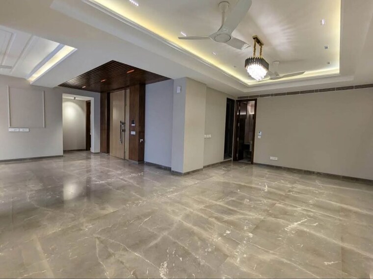 Room, south city 1 4 Bedroom 500 Sq.Yd. Builder Floor In South City 1 Gurgaon 10121855
