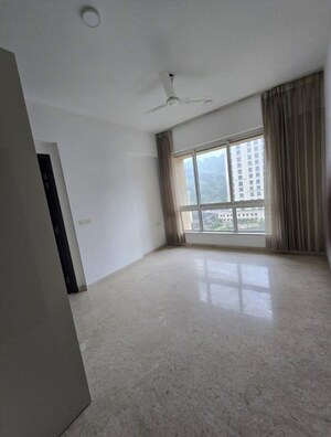 Room in 4 BHK Apartment at Hiranandani Gardens, Powai – for Rent