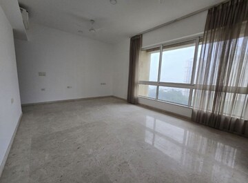Room in 4 BHK Apartment at Hiranandani Gardens, Powai – for Rent